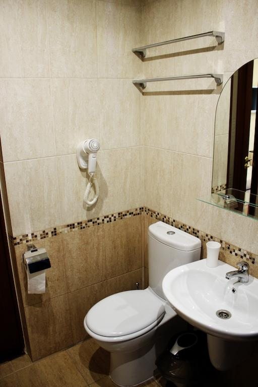 Двухместный (Двухместный номер с 2 отдельными кроватями и балконом) отеля Платан Resort, Витязево