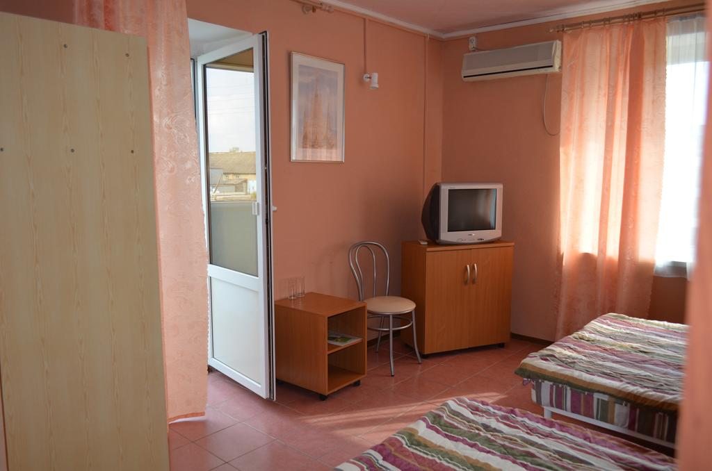 Двухместный (Двухместный номер с 2 отдельными кроватями и балконом) отеля Екатерина, Тутаев