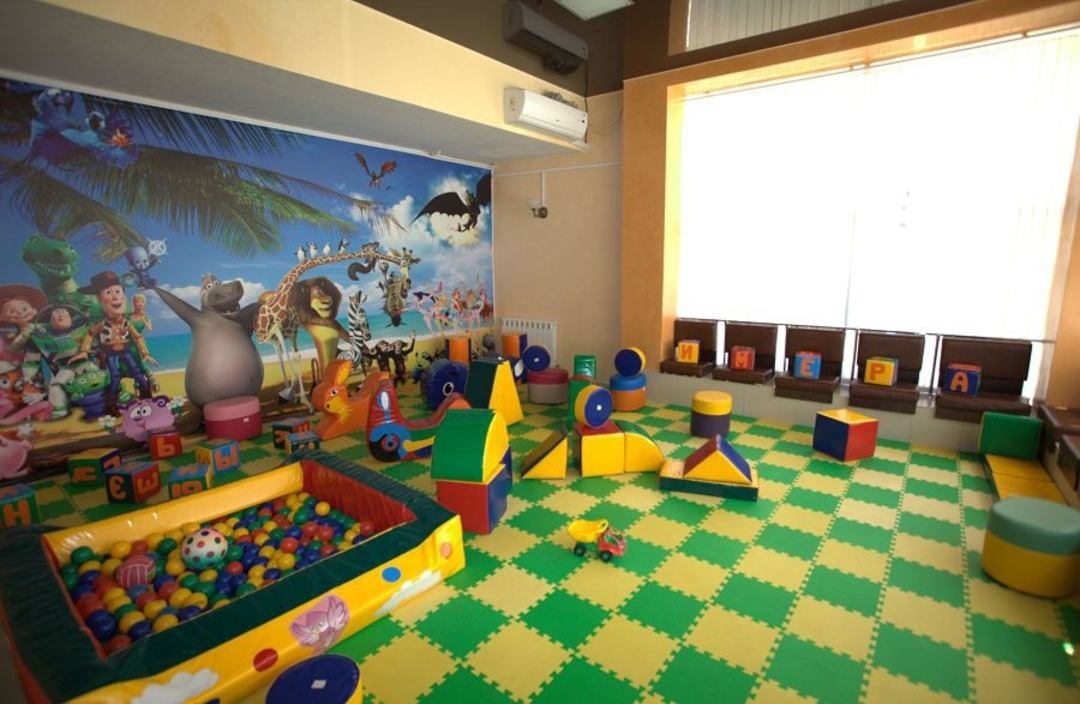 Детская комната, Отель Имера