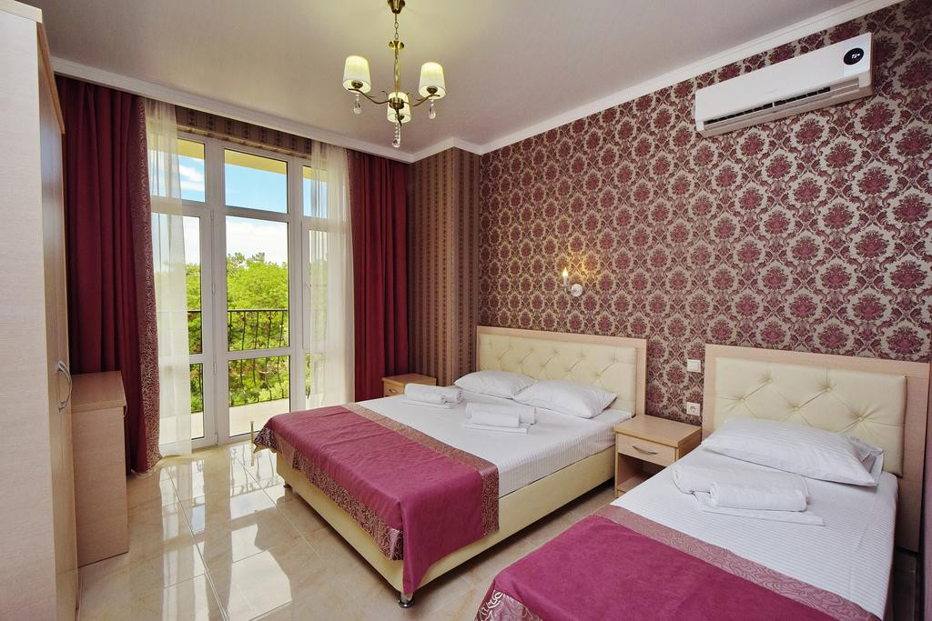 Люкс (С 2 спальнями) гостиницы ЛеМан, Кабардинка
