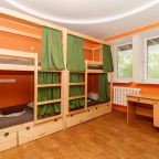 Десятиместный (Спальное место на верхнем ярусе  в общем номере для мужчин и женщин), Хостел НАШ