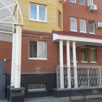 Парковка, Хостел НАШ