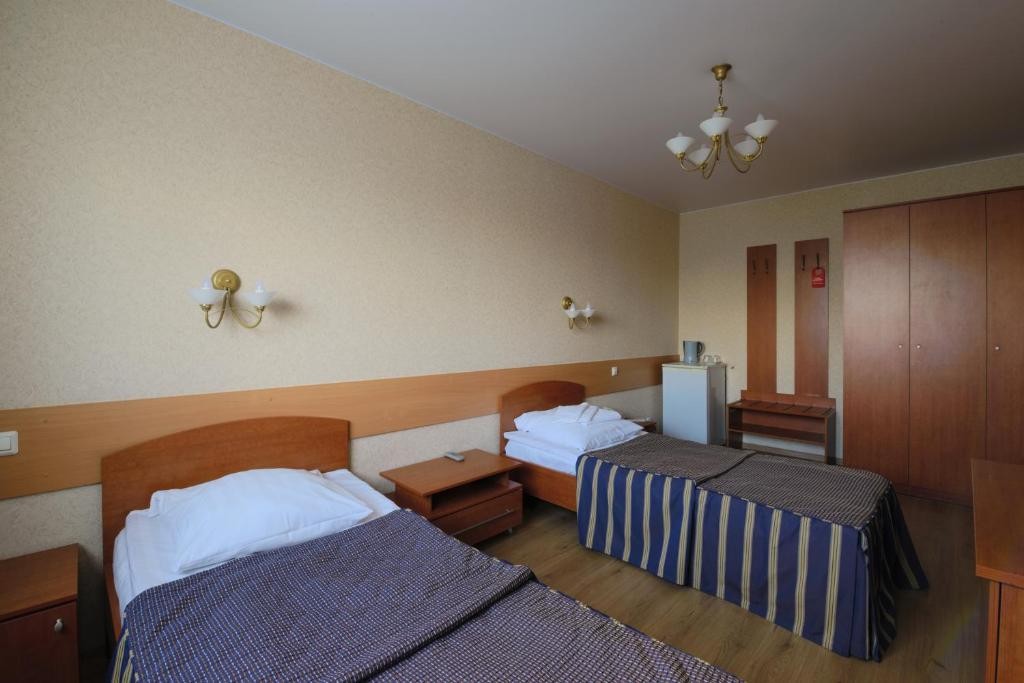 Трехместный (Кровать в общем 5-местном (мужском) номере) отеля МКМ, Москва