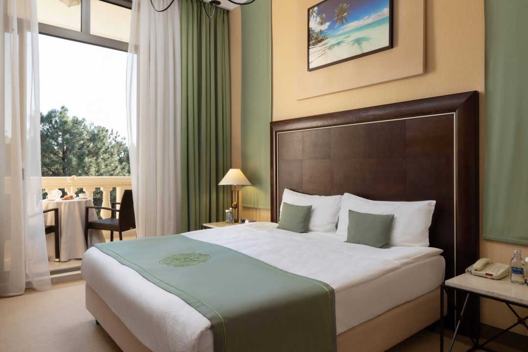 Остров сочи отель сайт. Спа отель острова Сочи. Amra Park-Hotel & Spa стандарт с балконом кат а. Спа острова Сочи. Сочи острова спа отель ресторан Сицилия.