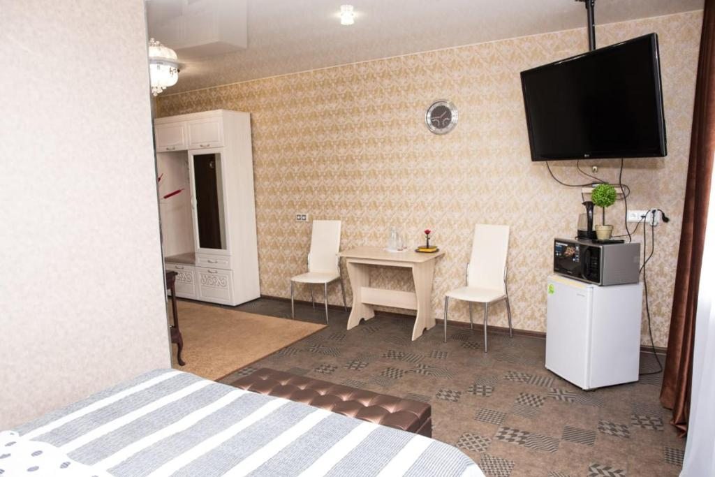 Двухместный (Улучшенный двухместный номер с 1 кроватью) отеля Park Otel', Якутск