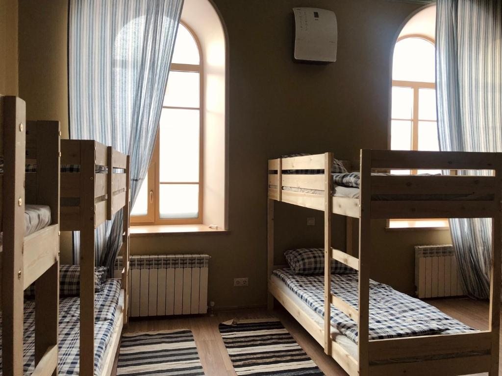 Номер (Общий номер для мужчин с 6 кроватями) хостела Дом Демидовых, Пермь