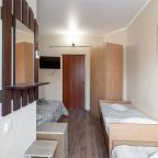 Четырехместный (Четырехместный номер - Двуспальная и две односпальные кровати), Гостевой дом Анастасия