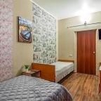 Четырехместный (Четырехместный номер - Двуспальная и две односпальные кровати), Гостевой дом Анастасия
