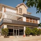 Фасад отеля «Ambra Resort Hotel All inclusive» в Анапе.