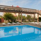 Открытый плавательный бассейн, Ambra Resort Hotel