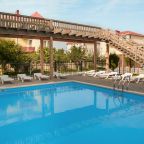 Открытый плавательный бассейн, Ambra Resort Hotel