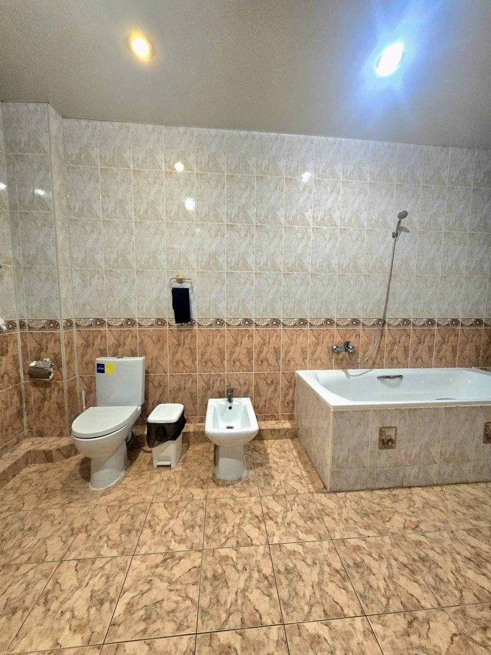Апартаменты (Трехкомнатные), Гостиница Пещера