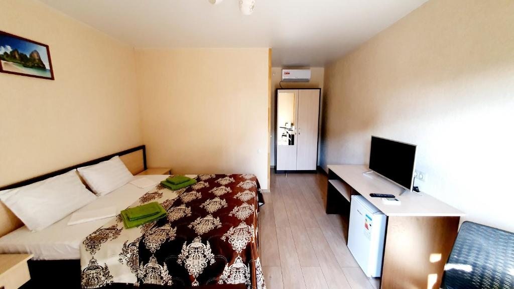 Двухместный (Двухместный номер с 1 кроватью или 2 отдельными кроватями и балконом) отеля Терраса, Анапа