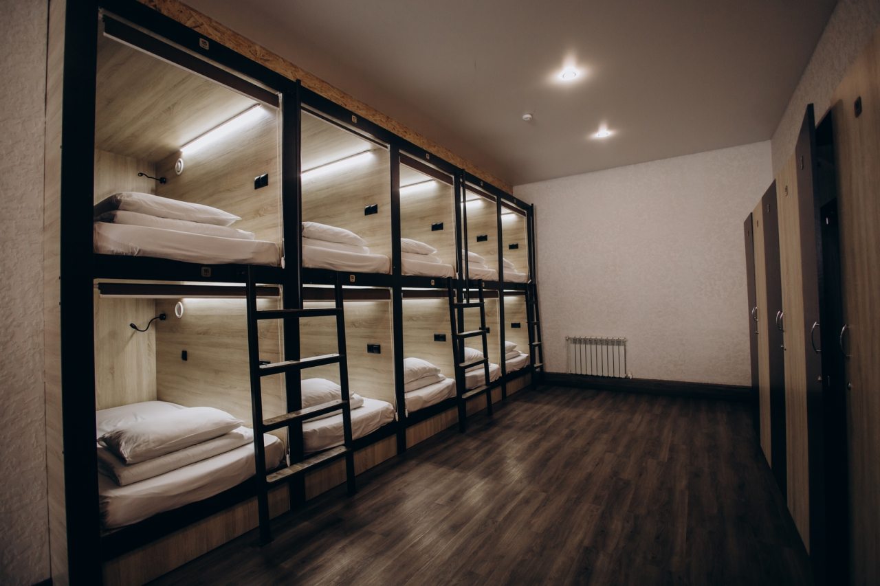 Десятиместный (Койко-место в общем номере с 10 кроватями (капсульное размещение)) хостела Dream Hostel, Новый Уренгой
