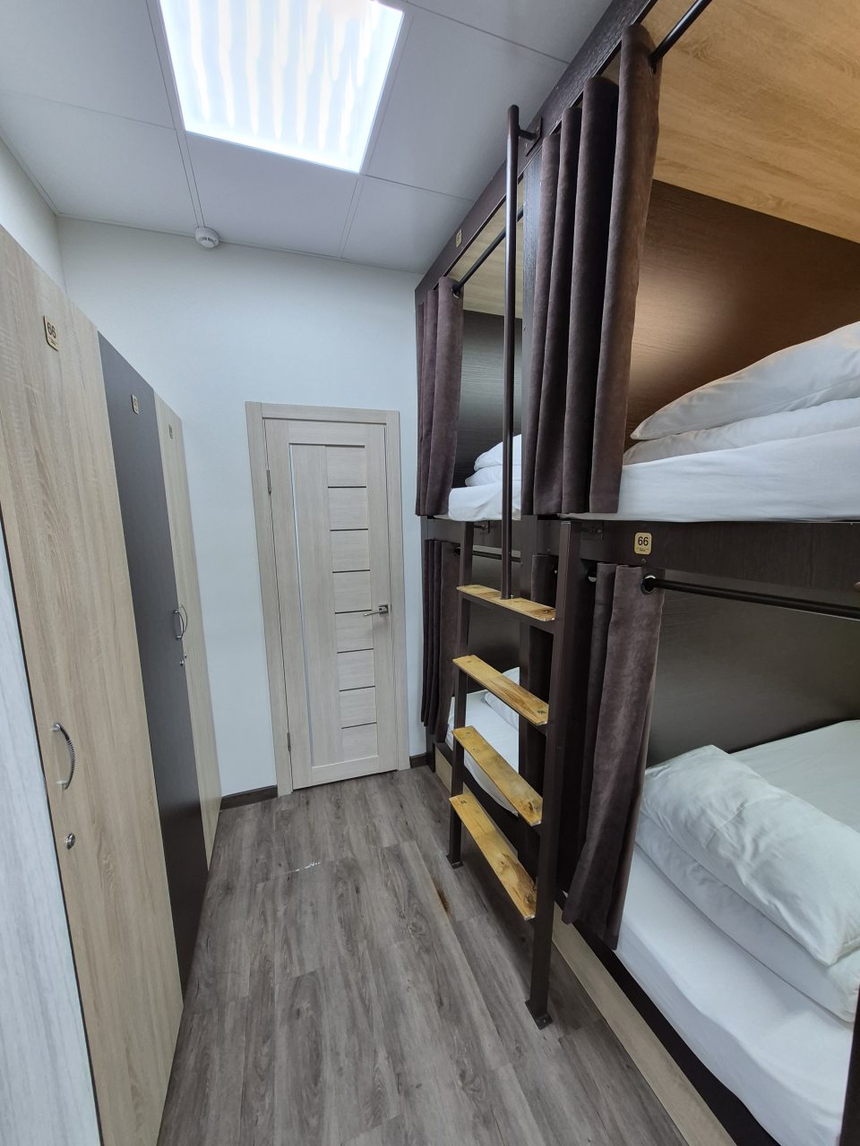 Четырехместный (Койко-место в общем номере (капсульное размещение)), Dream Hostel