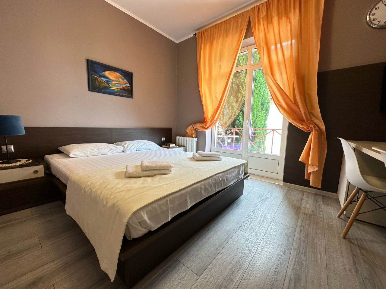 Двухместный (Стандартный двухместный номер с 1 кроватью) мини-отеля Ла Манча, Лазаревское