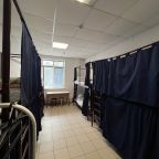 Шестиместный Мужской (Спальное место на двухъярусной кровати в мужском общем номере 35), Хостел Близко