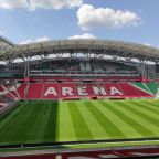 Вид и выход на стадион, People Stadium Hotel