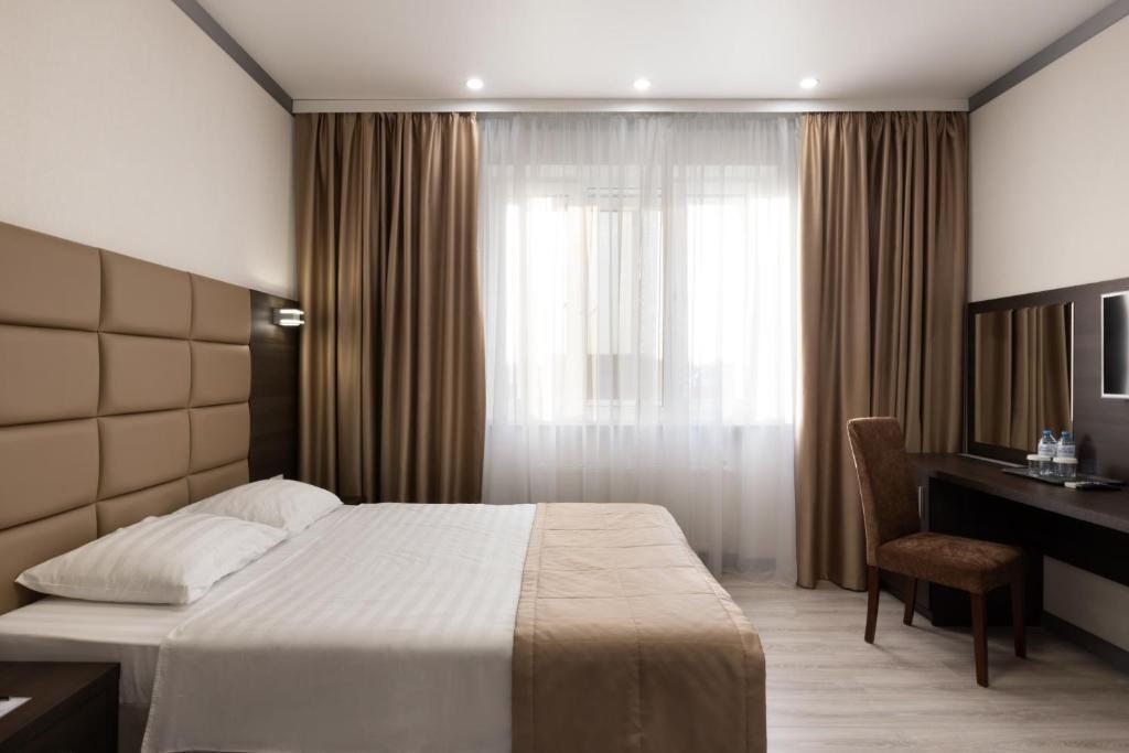 Двухместный (Стандартный номер с кроватью размера «king-size») отеля Parallel Congress by Stellar Hotels, Краснодар