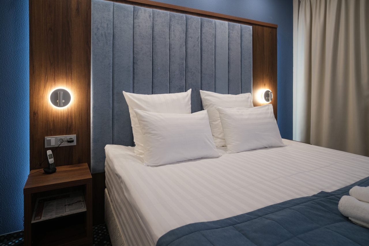 Кровать DBL King Size (кровать 180 см). Ванна или Душ.