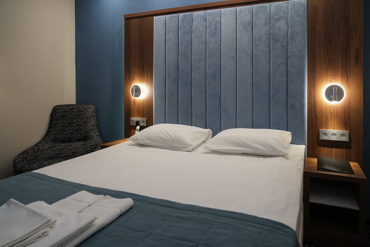 Кровать 160 см., возможно двухместное размещение.