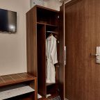 Халат и тапочки