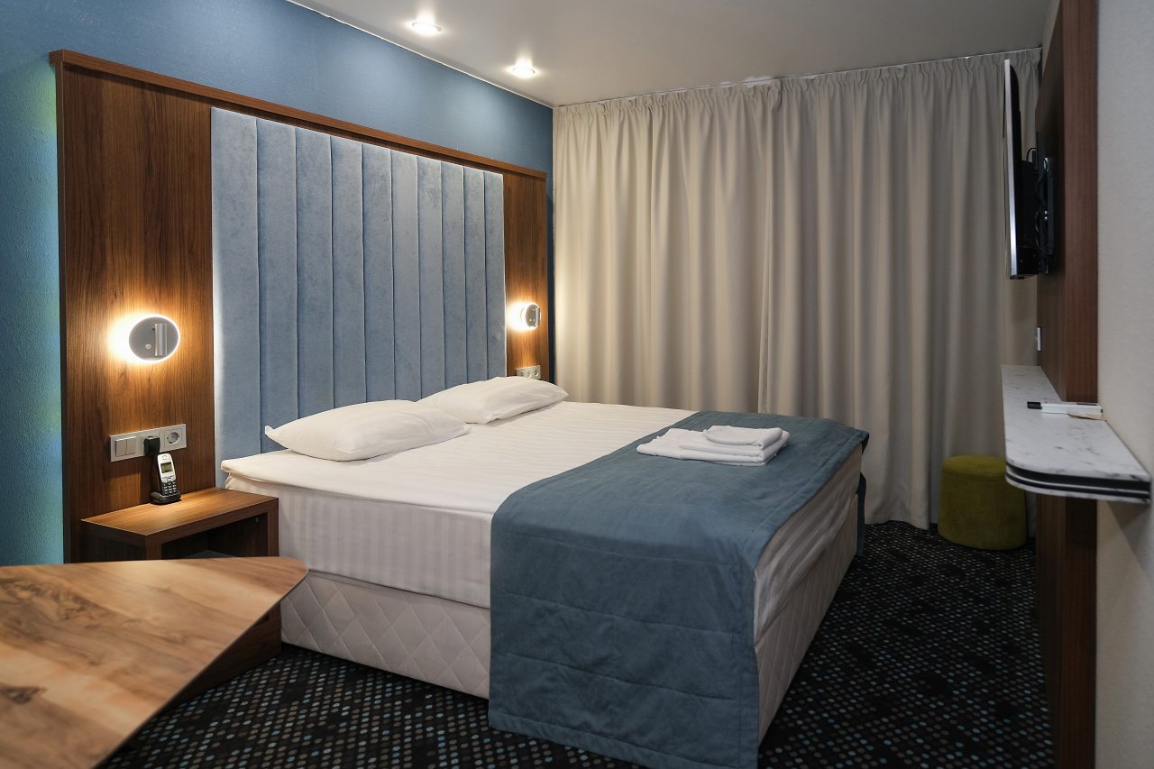 Кровать 160 см., возможно двухместное размещение.