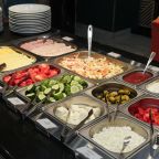 Завтрак «шведский стол».