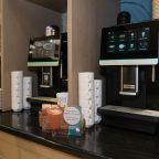 Завтрак «шведский стол» (кофемашины).