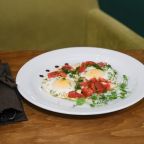 Завтрак «шведский стол». Яичница по запросу.