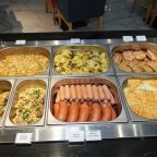 Завтрак «шведский стол».