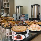 Завтрак «шведский стол».