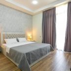 Двухместный (Двухместный номер Делюкс с 1 кроватью и балконом), Hotel Rustaveli