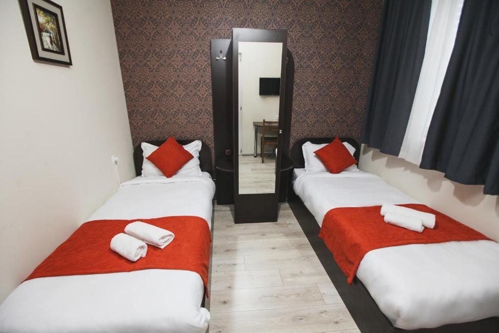 Двухместный (Двухместный номер эконом-класса с 2 отдельными кроватями) отеля Georgia Tbilisi GT Hotel, Тбилиси