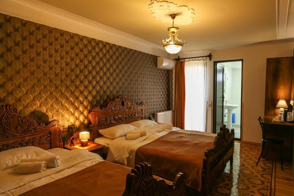 Семейный (Семейный номер) отеля Hotel History, Кутаиси