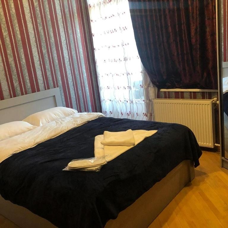 Двухместный (Двухместный номер с 1 кроватью и балконом) гостевого дома 4 SEASONS HOTEL, Тбилиси