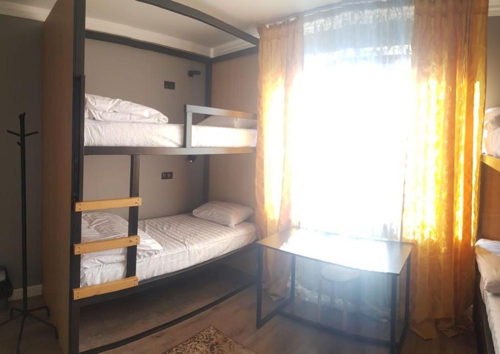 Номер (Спальное место на двухъярусной кровати в общем номере для женщин) хостела Homefort Hostel, Алматы