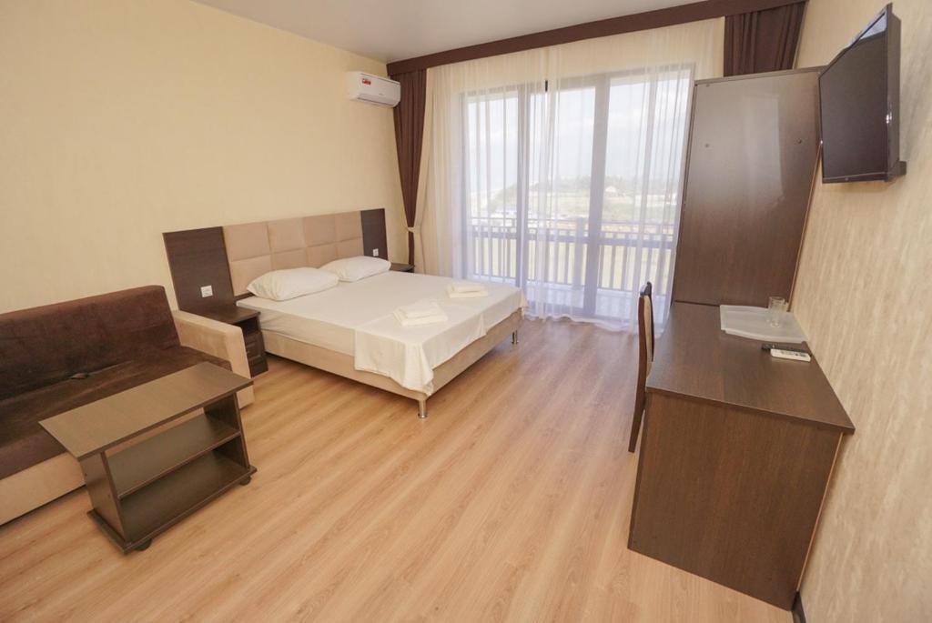 Двухместный (Двухместный номер с 1 кроватью или 2 отдельными кроватями, категория B, главное здание) отеля Гостиница Paradise Beach, Алахадзы