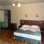 Четырехместный (Четырехместный номер с балконом), Guest House Ritsa