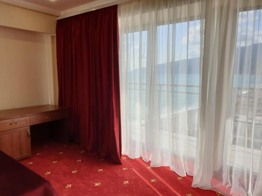 Сьюит (Люкс) отеля Гранд Отель Абхазия, Гагра