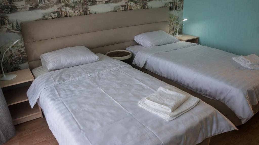 Двухместный (Двухместный номер с 2 отдельными кроватями и балконом) отеля Лаванда, Гагра