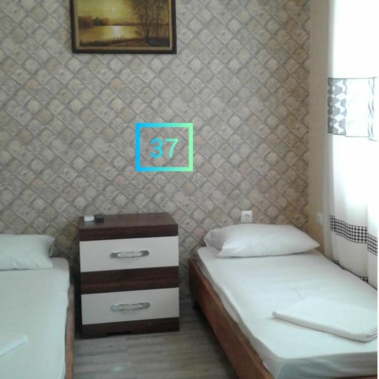 Двухместный (Двухместный номер с 2 отдельными кроватями и видом на море) гостевого дома Guest House Polet Chayki, Гагра