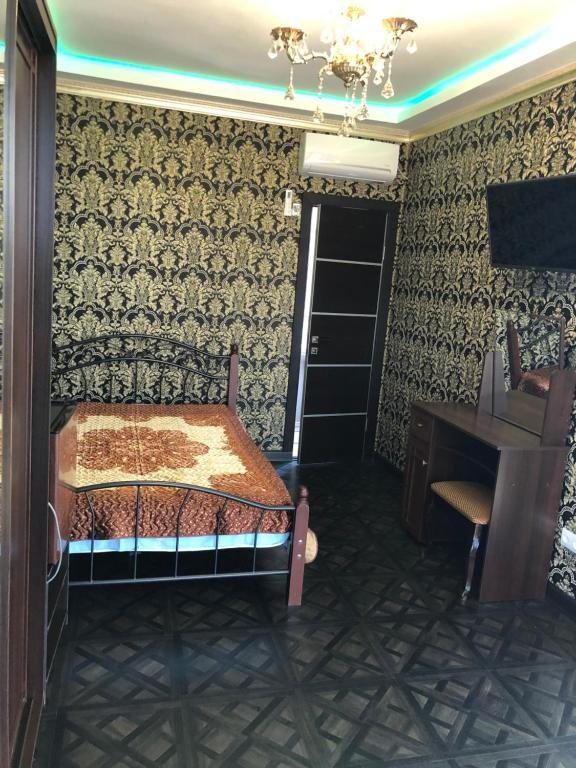Двухместный (Двухместный номер с 1 кроватью или 2 отдельными кроватями и собственной ванной комнатой) отеля Nina Mini Hotel, Гагра