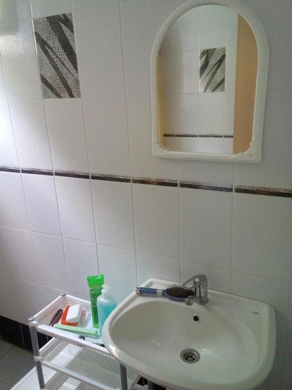 Трехместный (Трехместный номер с общей ванной комнатой) гостевого дома Меридиан, Хеивани