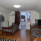 Четырехместный (Четырехместный номер с видом на горы), Festina Lente