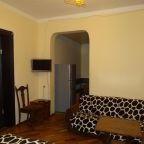 Четырехместный (Улучшенный четырехместный номер), Festina Lente