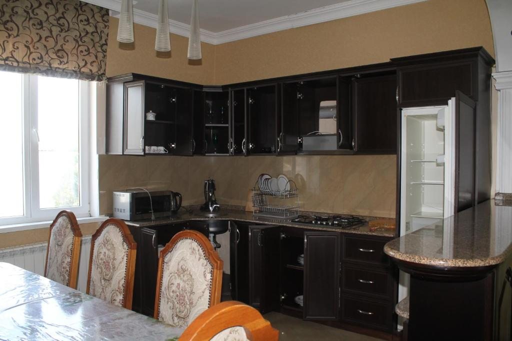Апартаменты (Апартаменты с 3 спальнями) апарт-отеля Hotel Villa Oasis, Кобулети