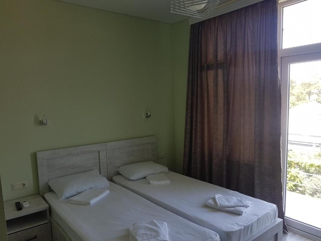 Двухместный (Двухместный номер с 2 отдельными кроватями и балконом) отеля Hotel-S-326, Кобулети