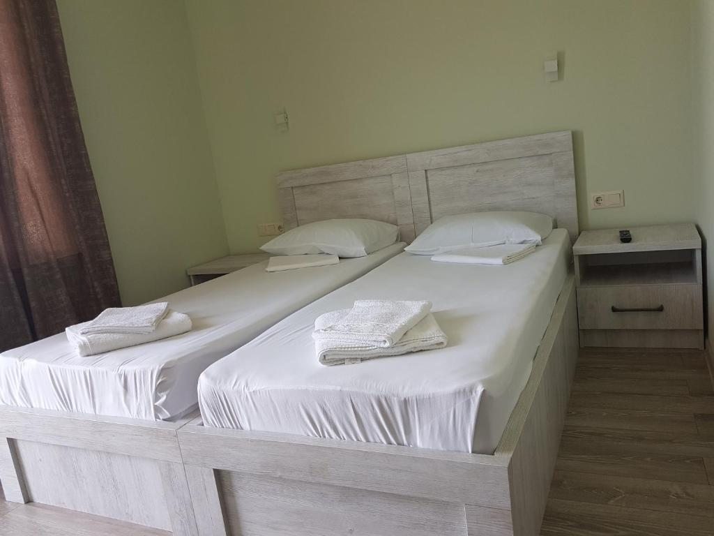 Двухместный (Бюджетный двухместный номер с 2 отдельными кроватями) отеля Hotel-S-326, Кобулети