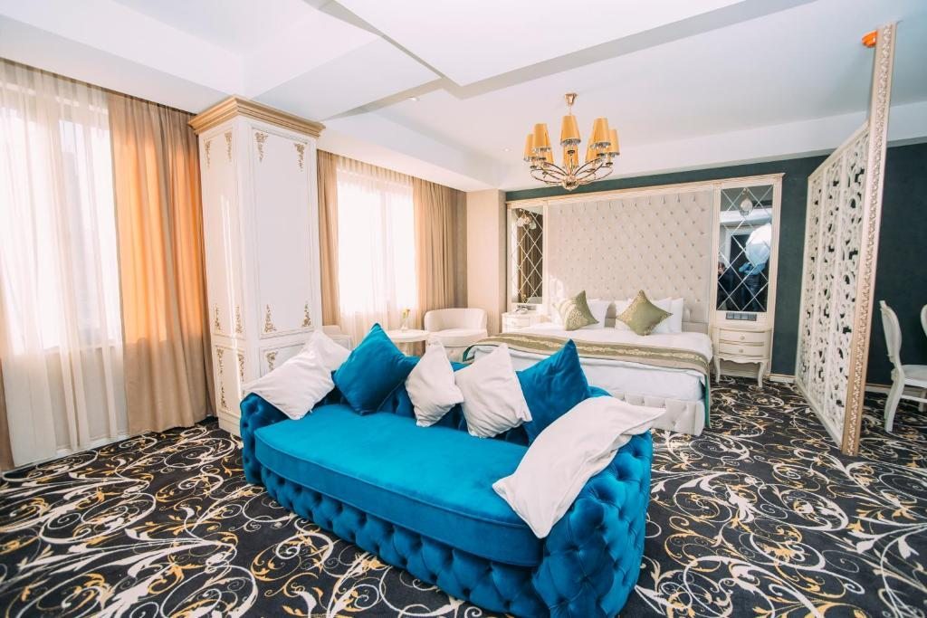 Апартаменты (Улучшенные апартаменты) отеля Gold Tbilisi Hotel, Тбилиси